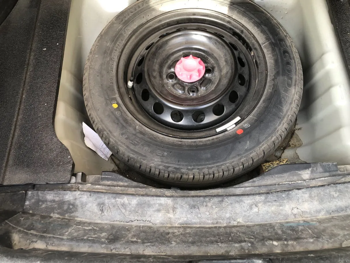 Car image 21