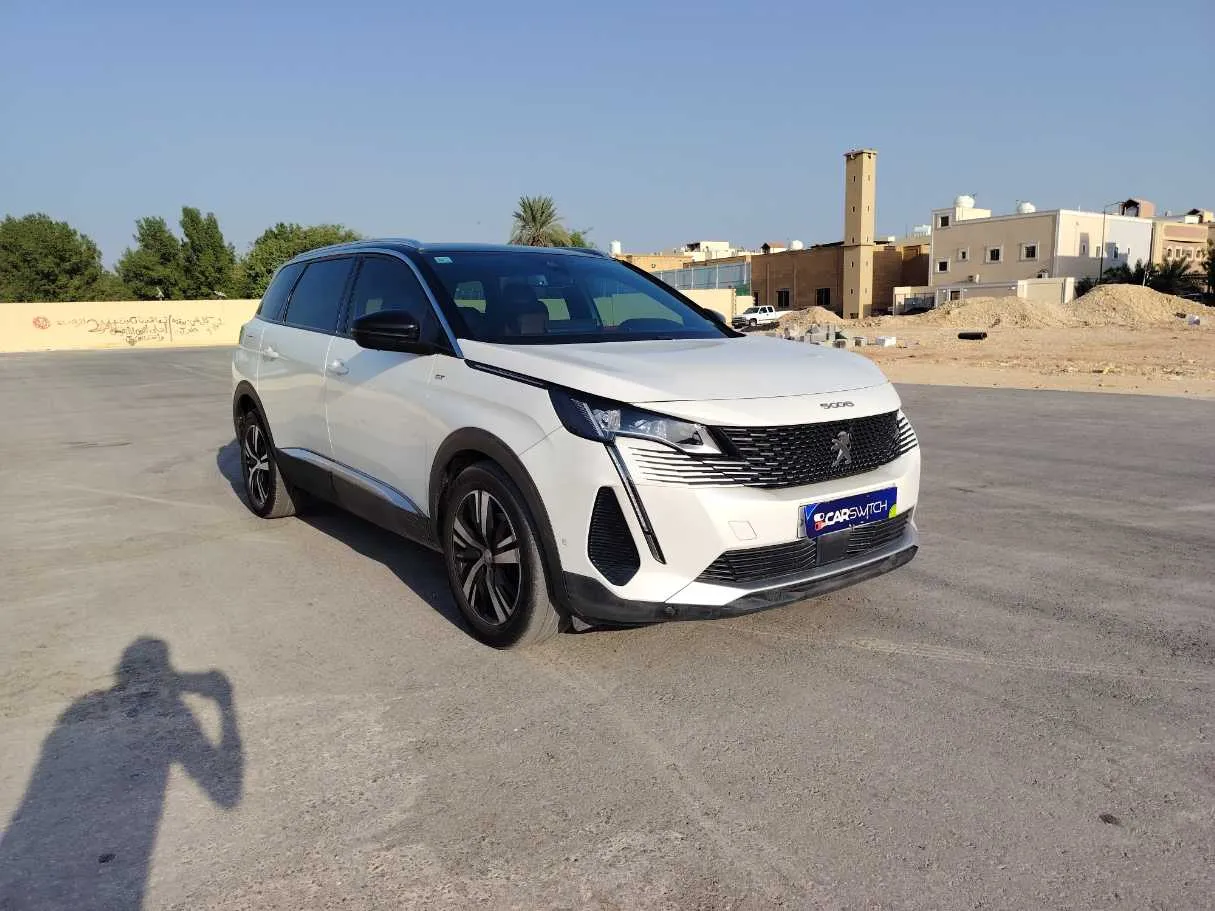 Car image 3