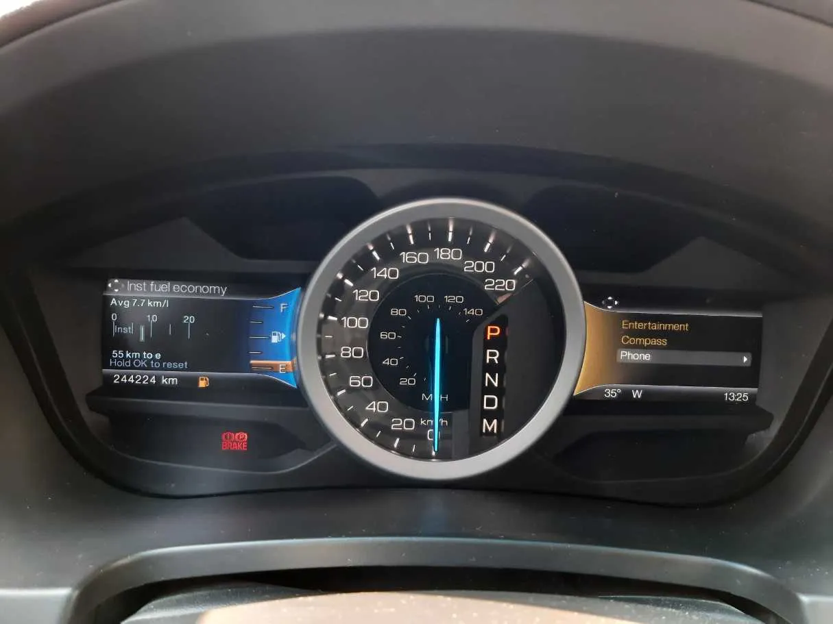 Car image 18