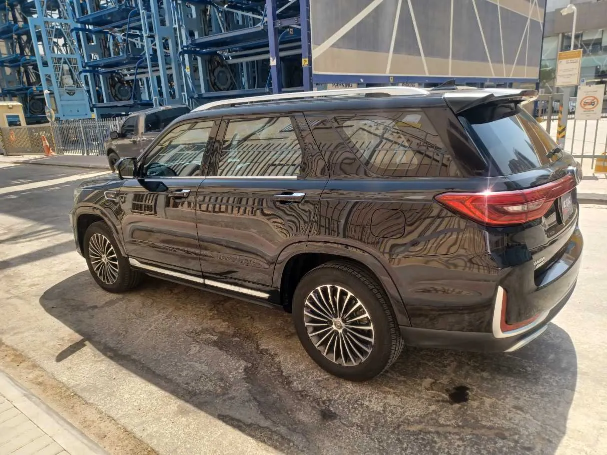 Car image 8
