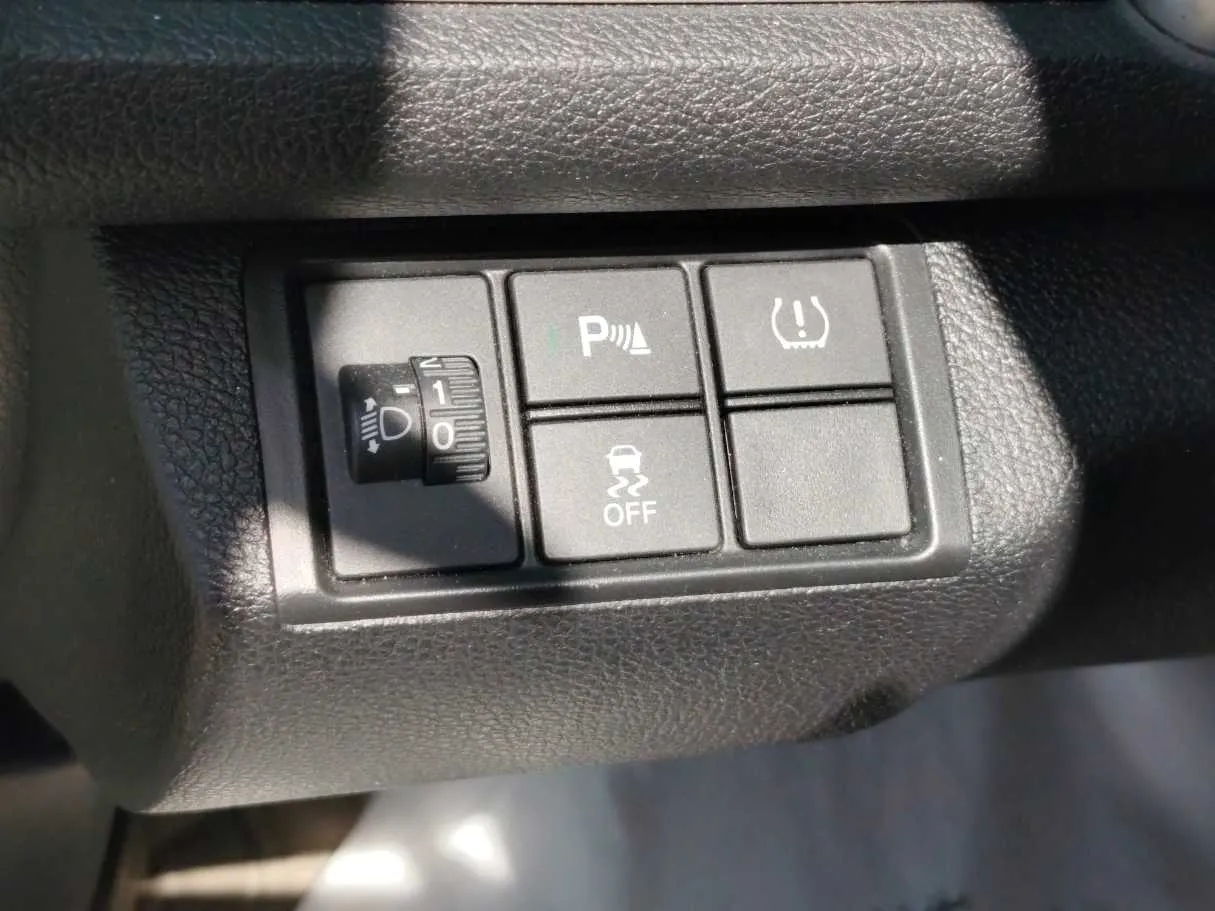 Car image 28