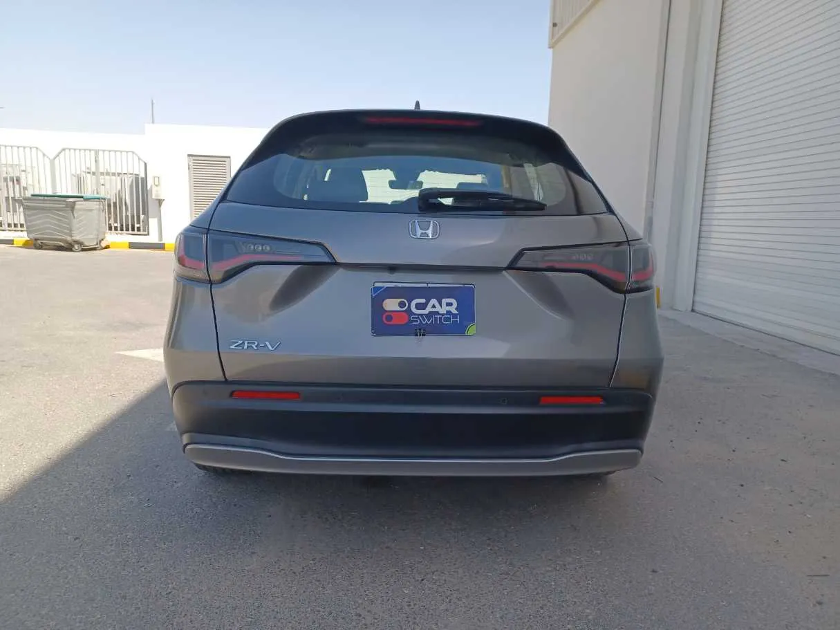 Car image 6