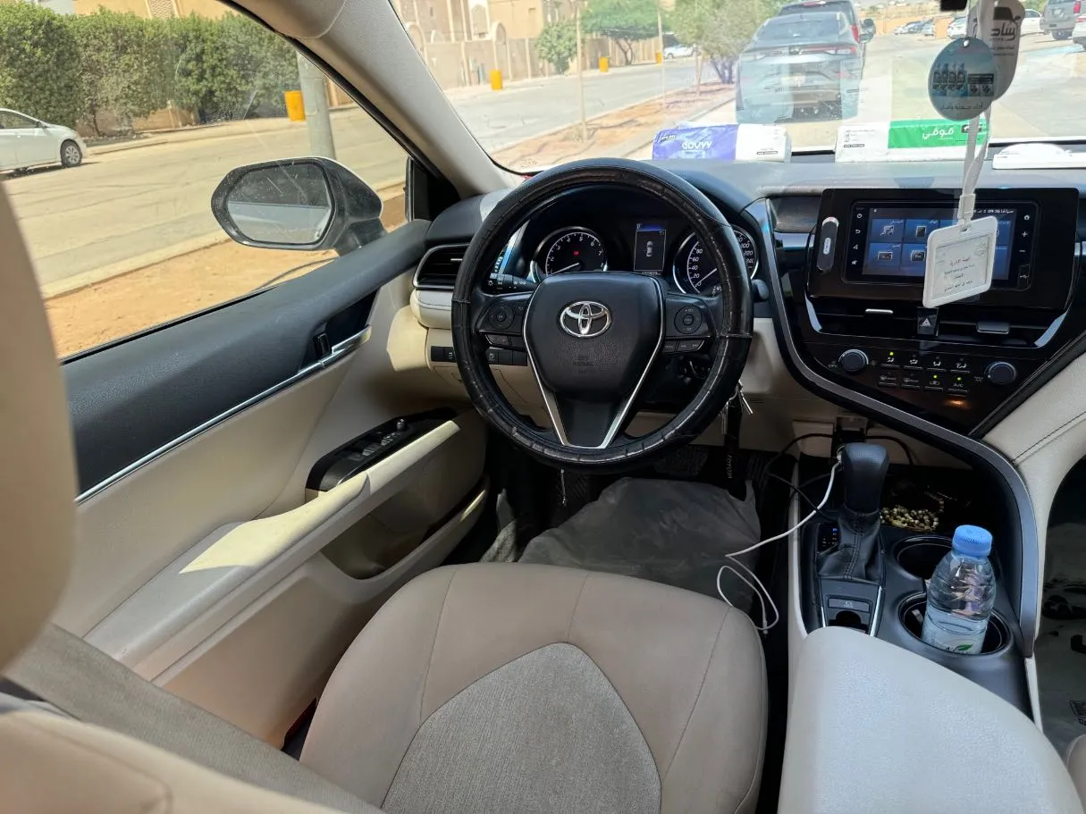 Car image 16