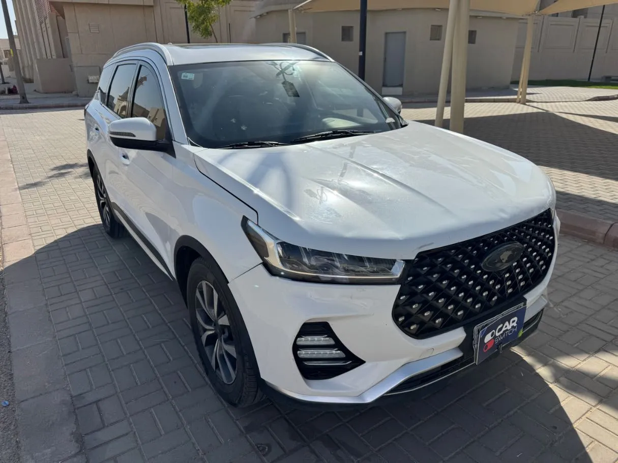 Car image 3