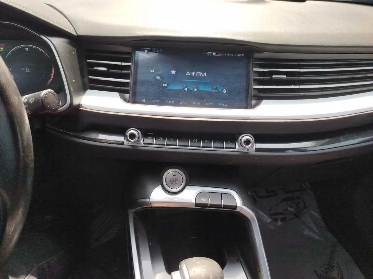 Car image 26