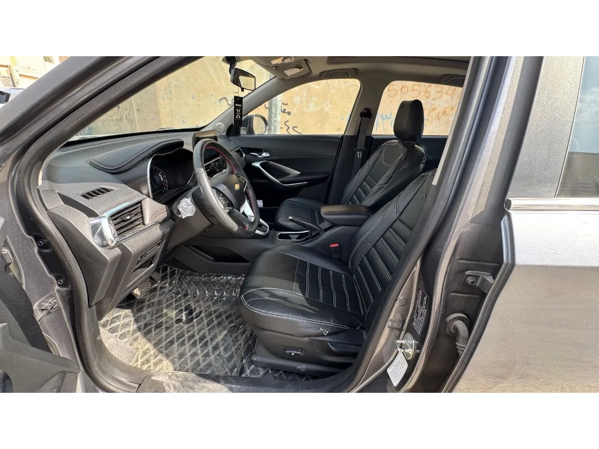 Car image 11