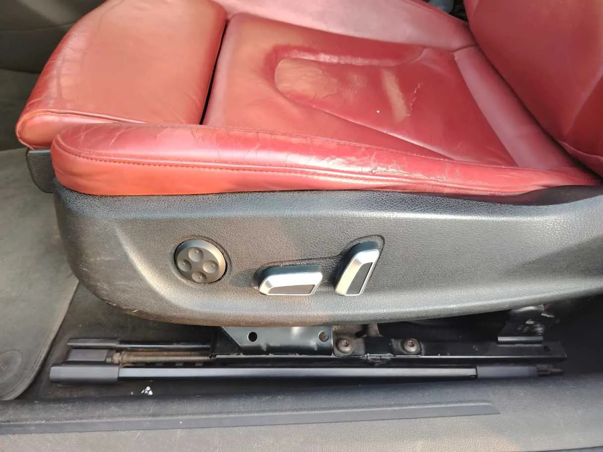 Car image 27