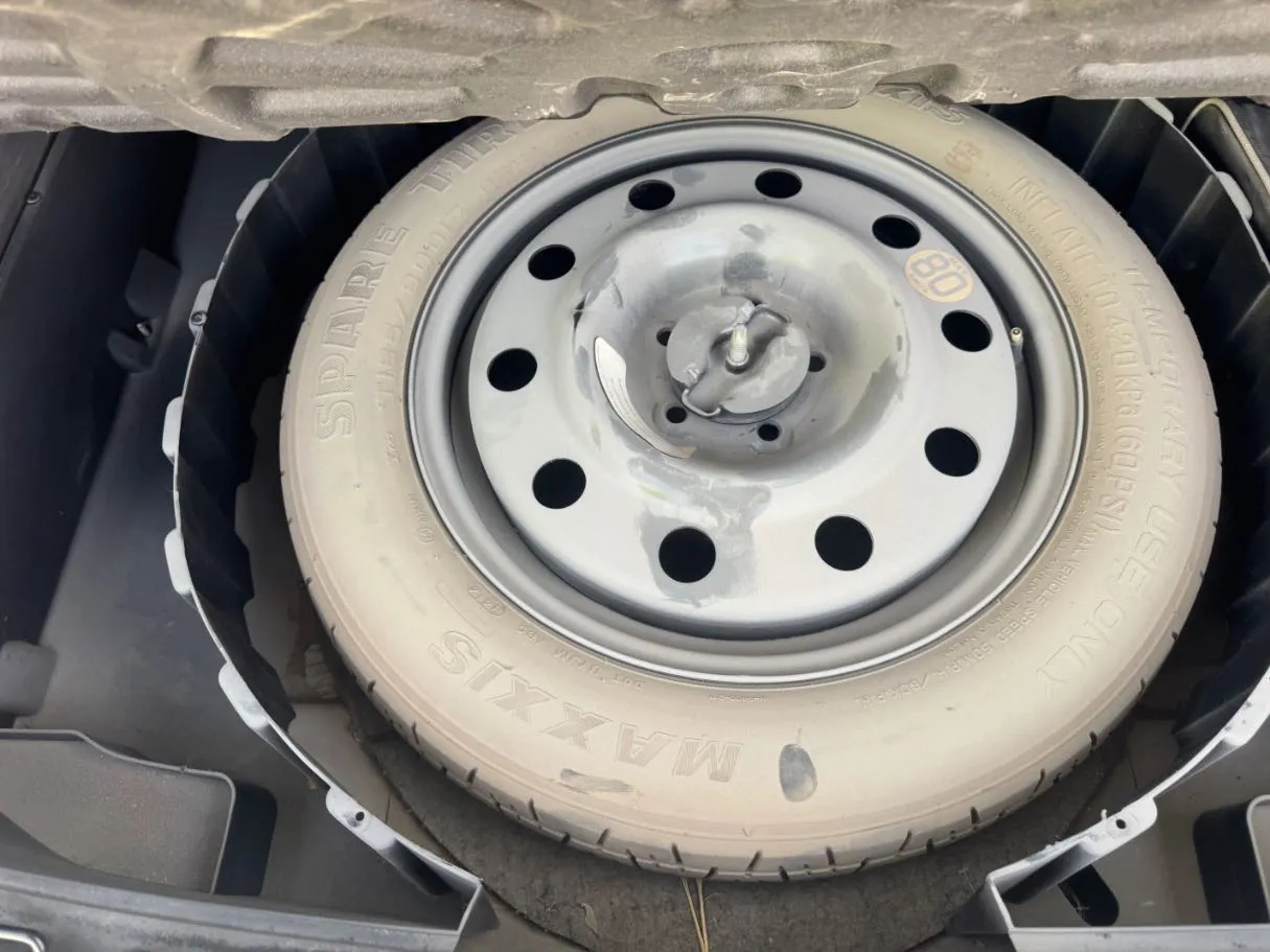 Car image 21