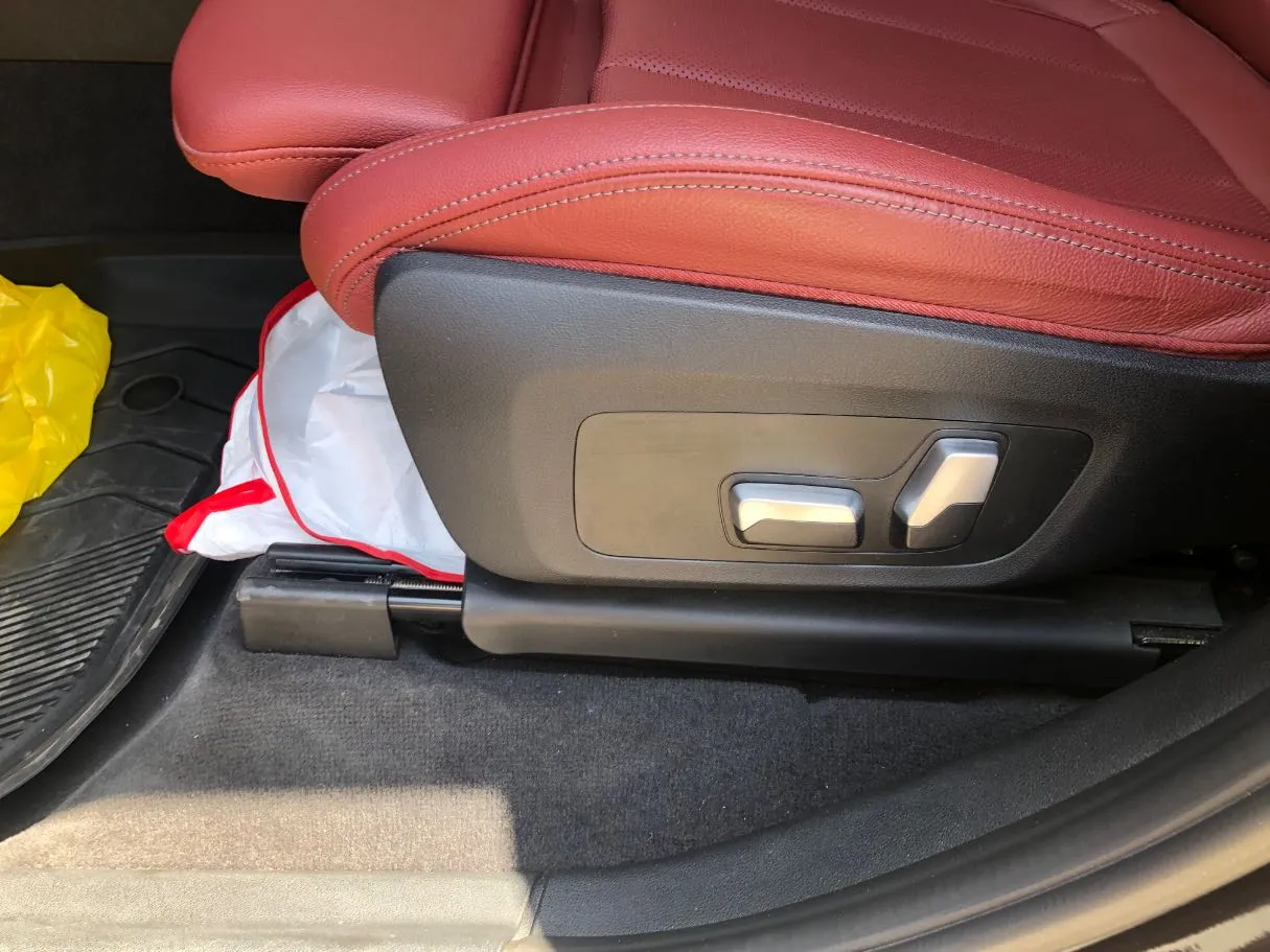 Car image 22