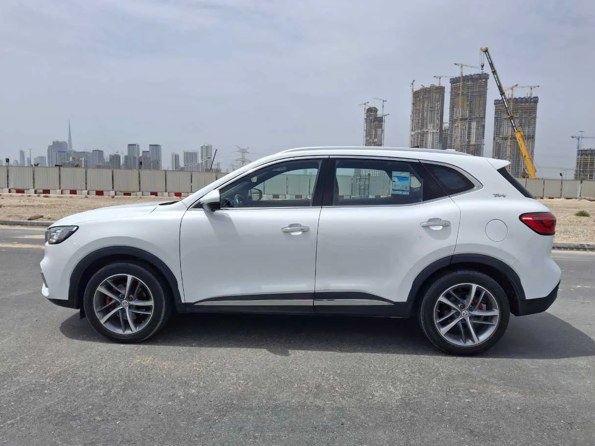 Car image 8