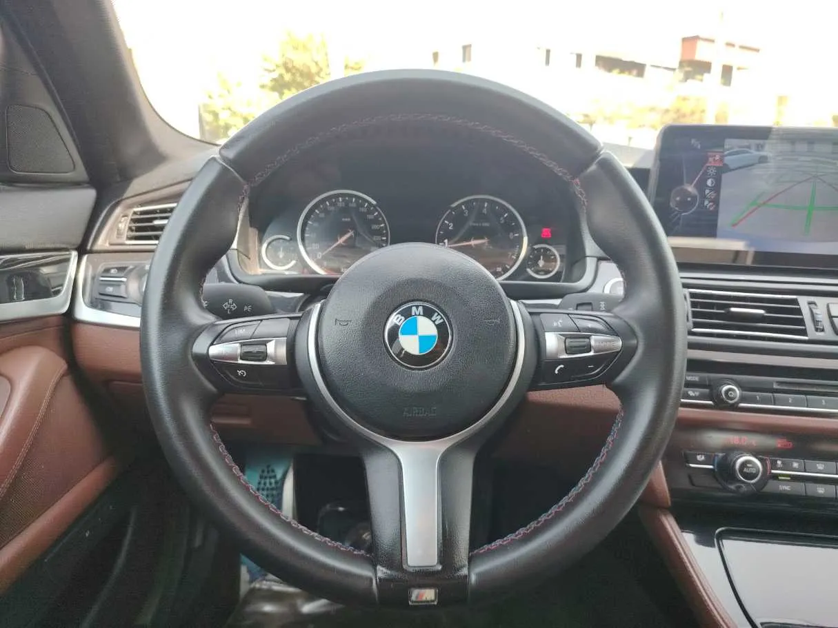 Car image 21
