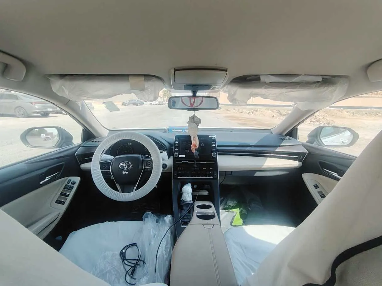 Car image 18