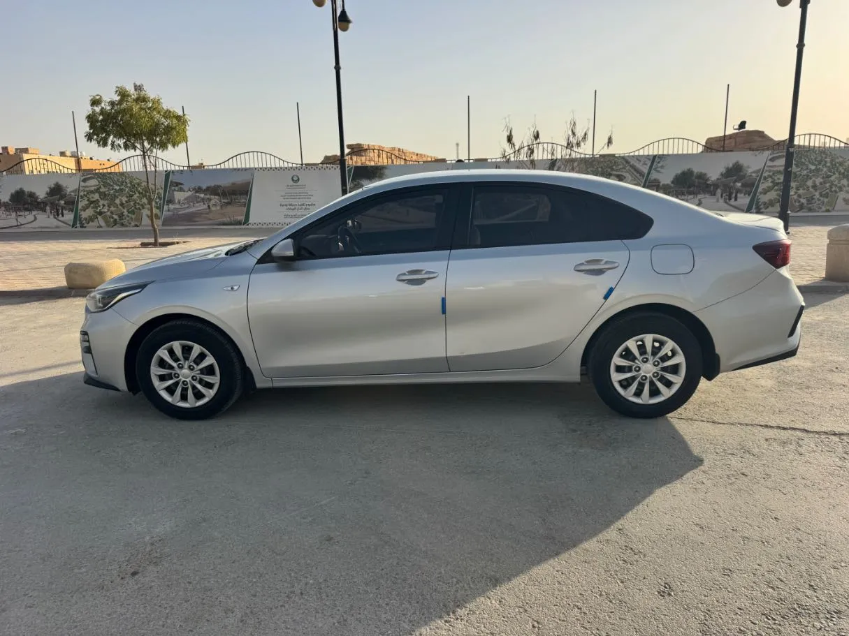Car image 8