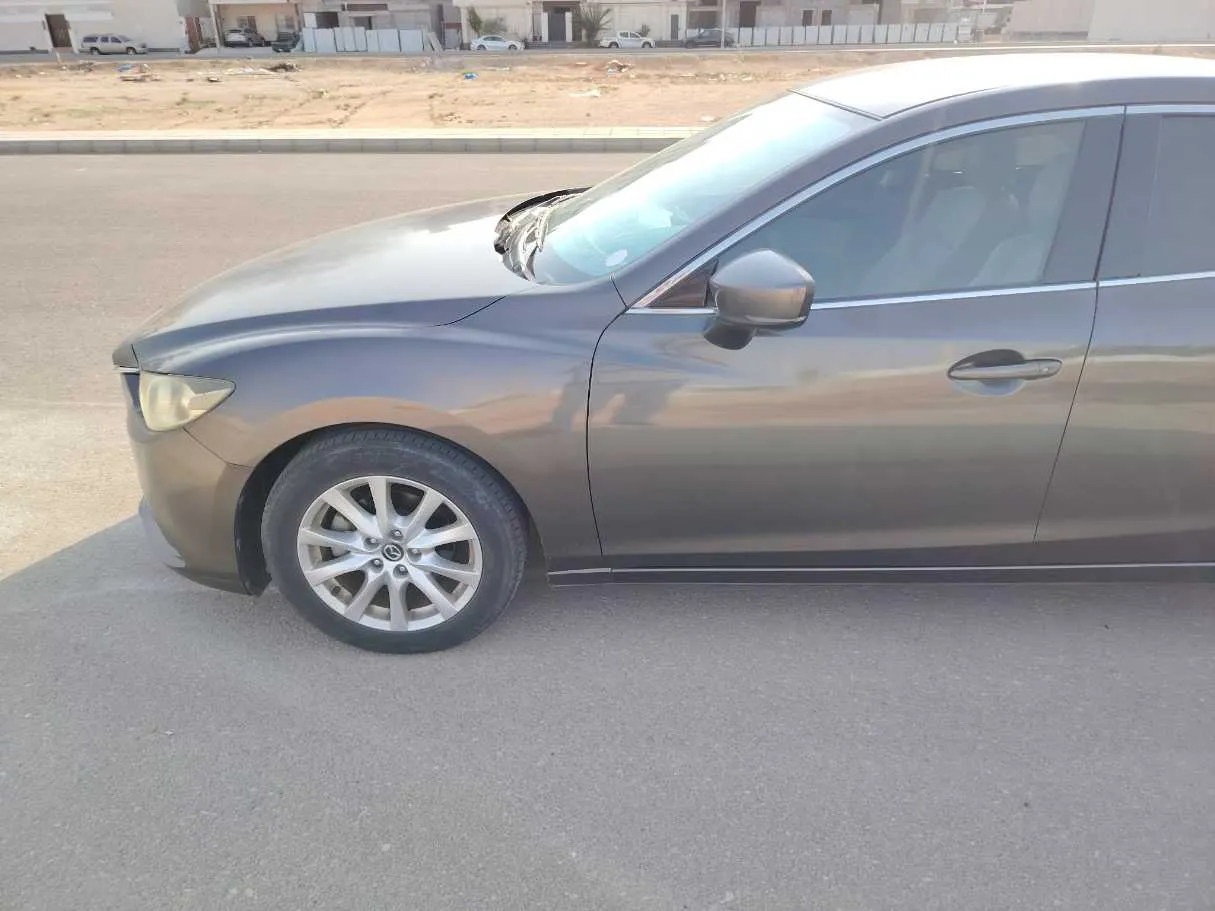 Car image 9