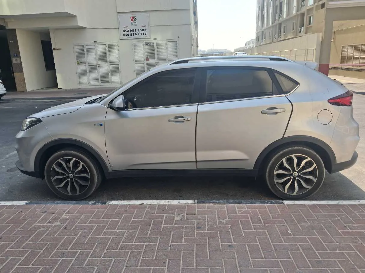 Car image 8