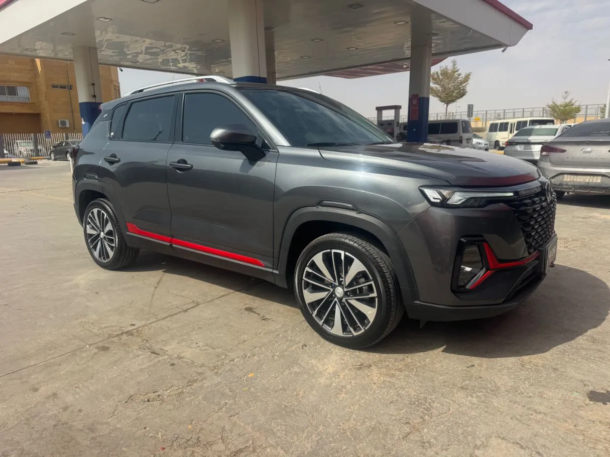 Car image 3
