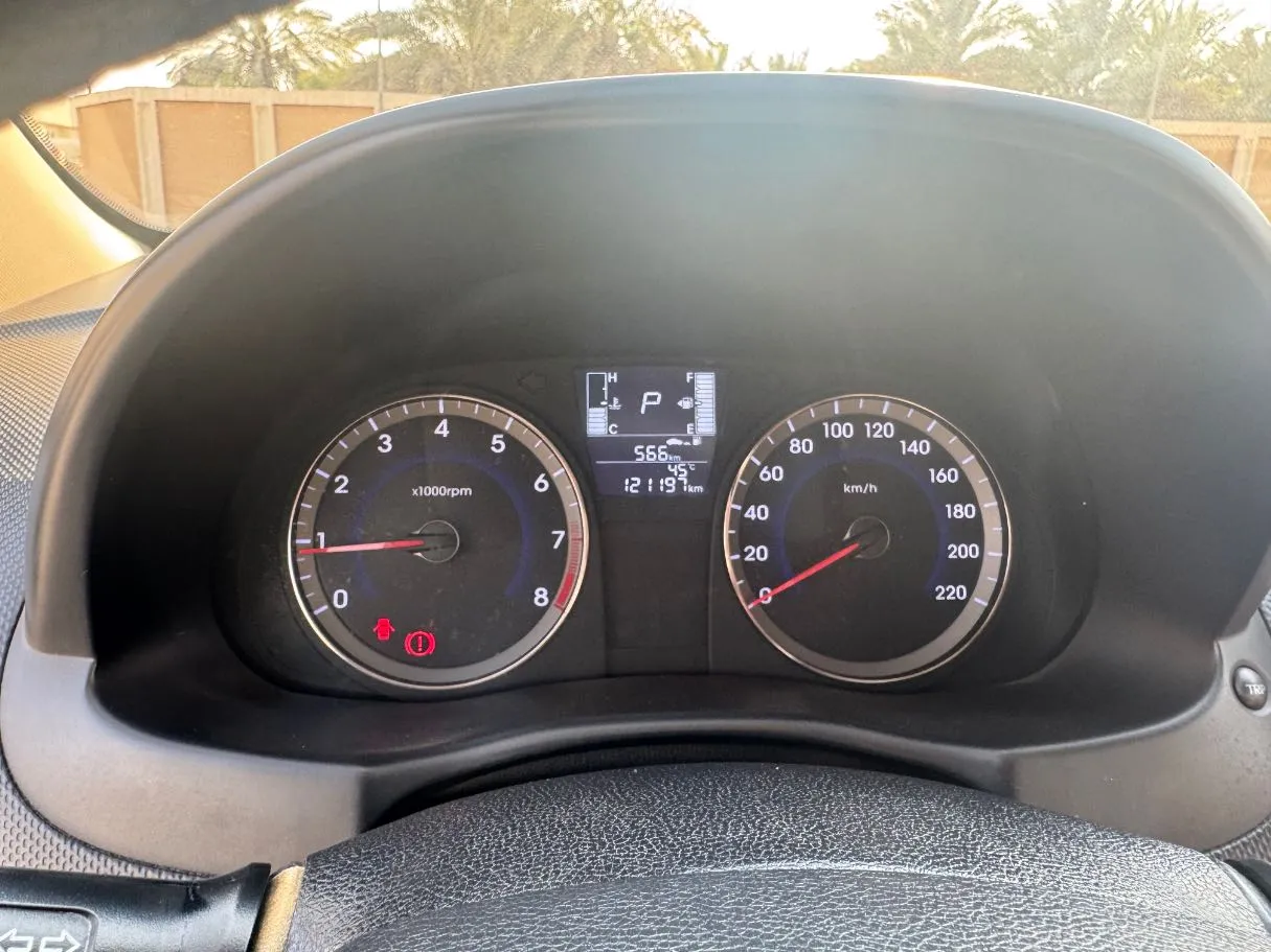 Car image 18
