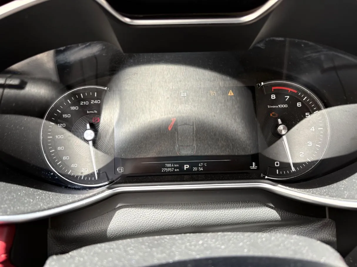 Car image 24