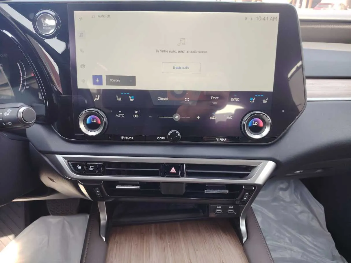 Car image 20