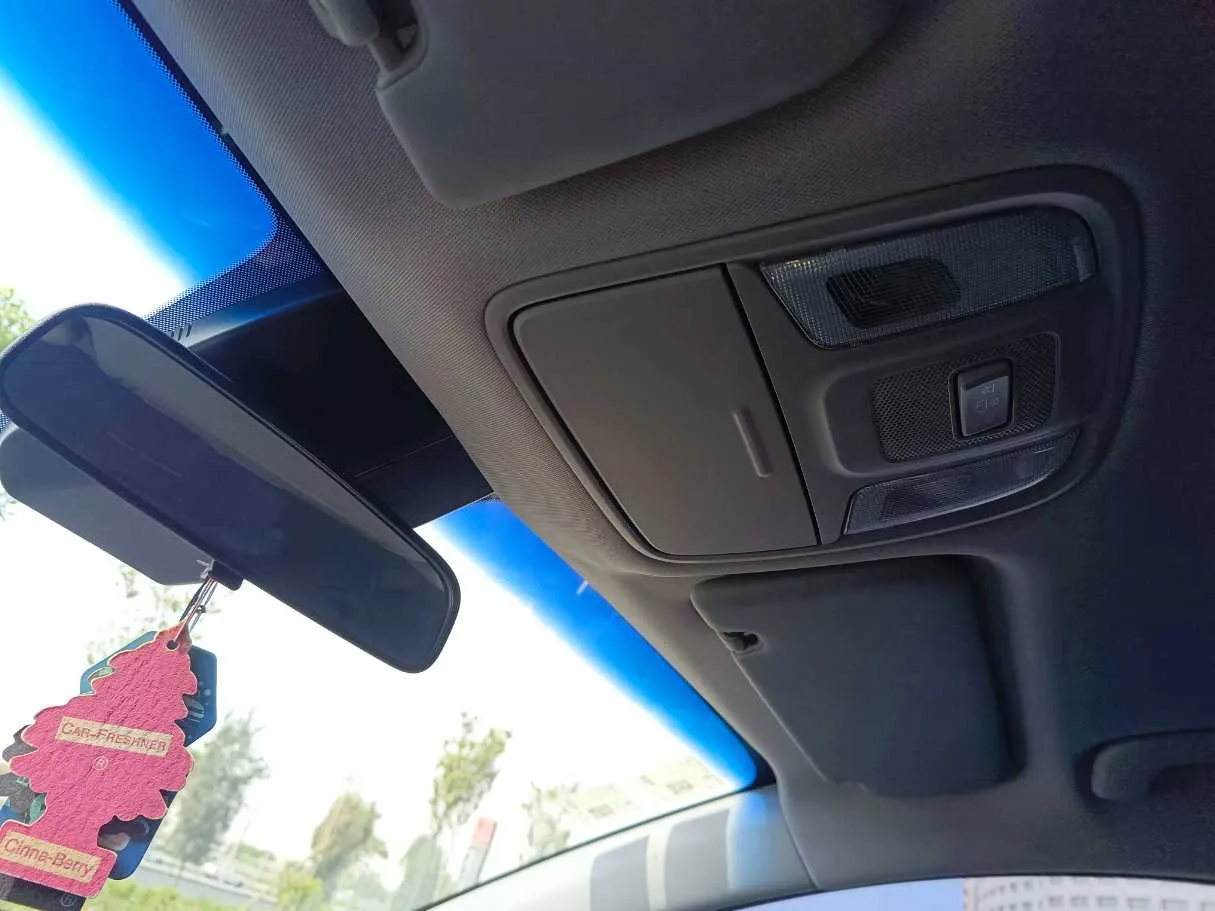Car image 33
