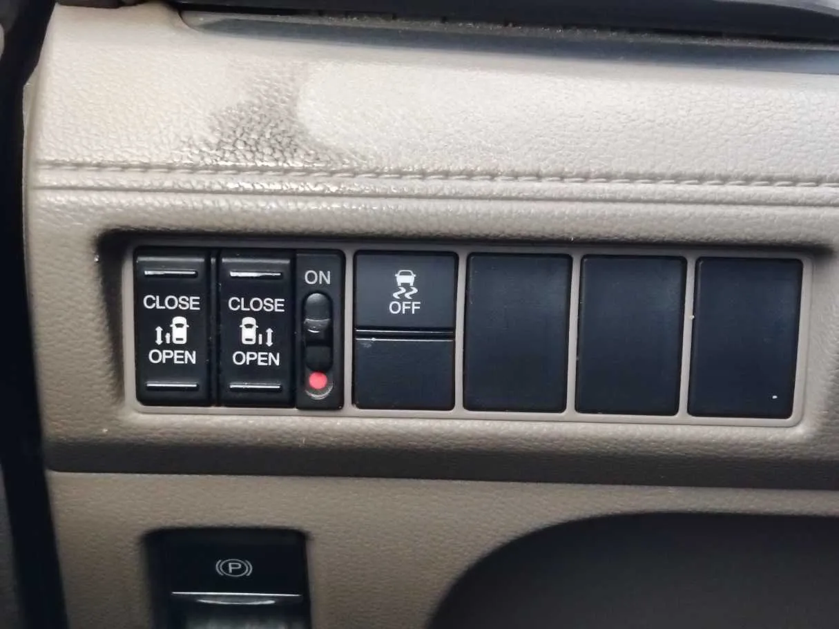 Car image 27