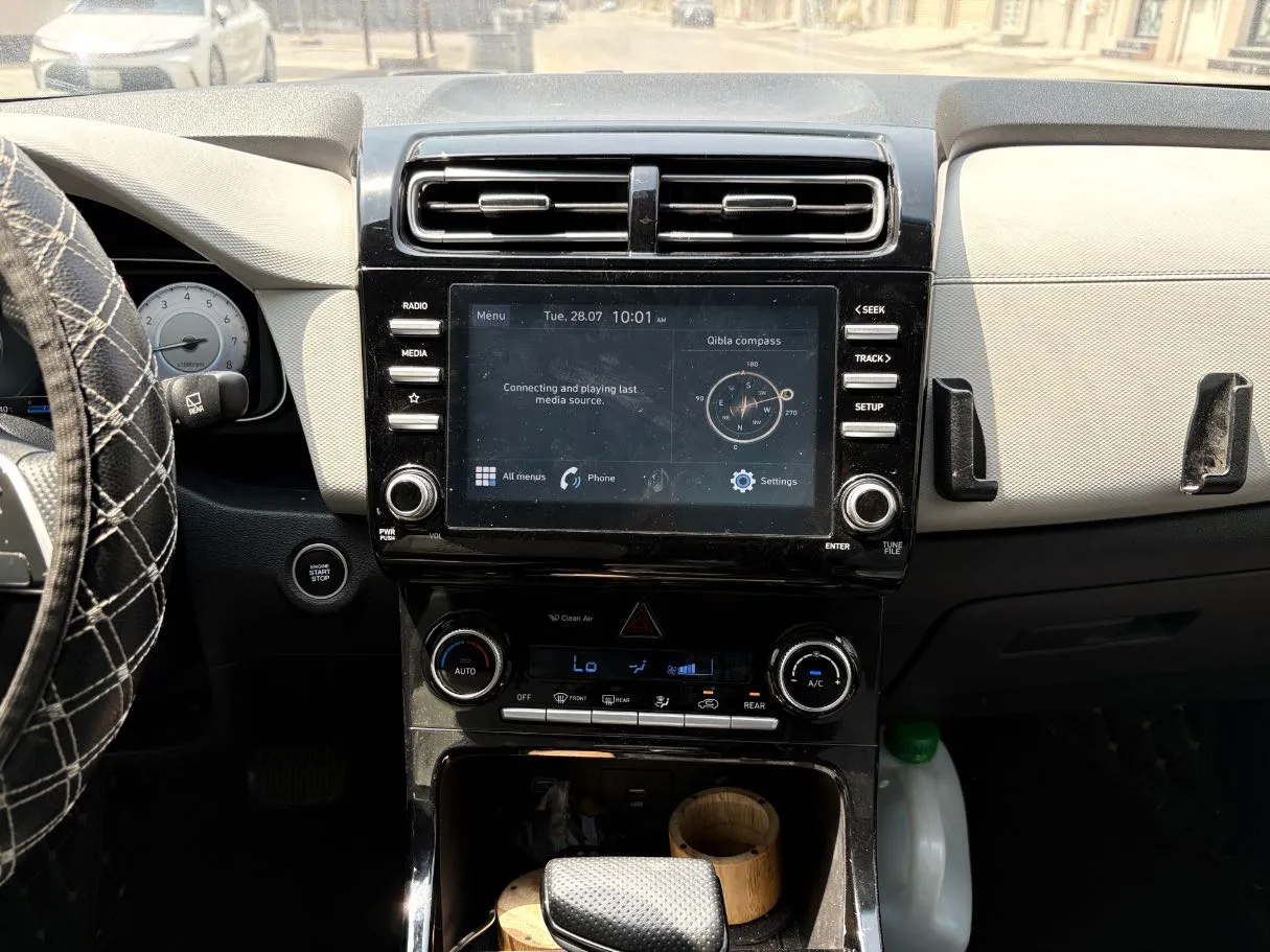 Car image 21