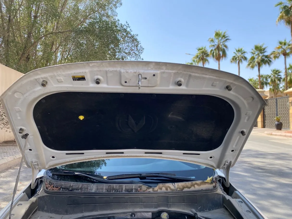 Car image 28