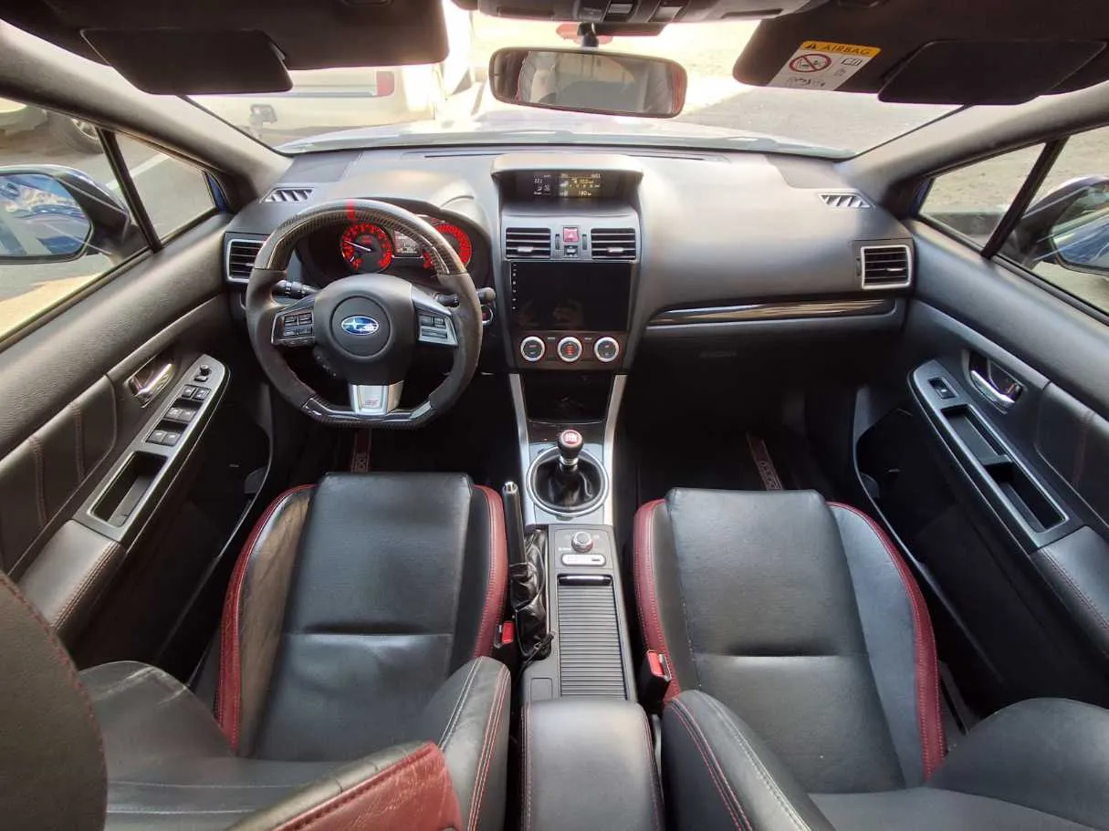 Car image 14
