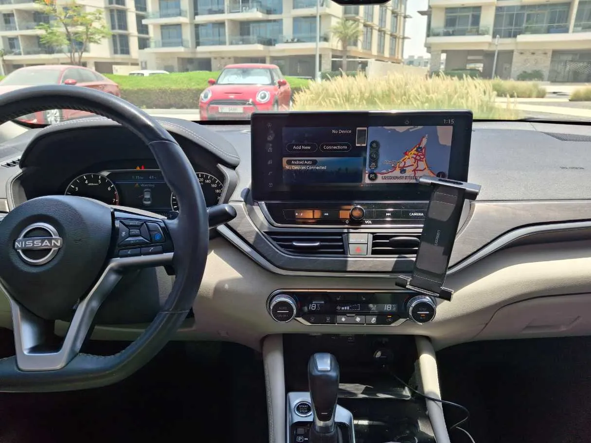 Car image 15