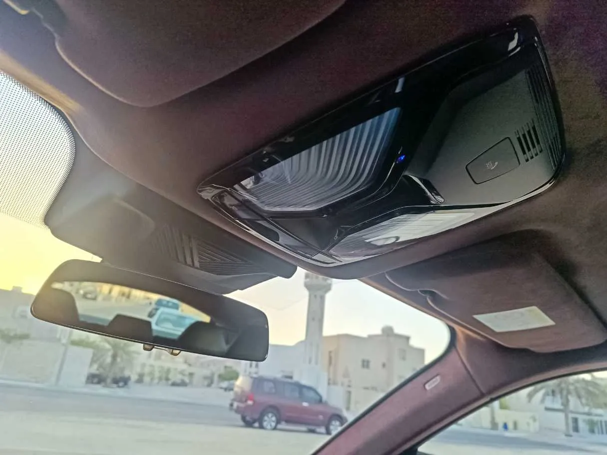 Car image 28