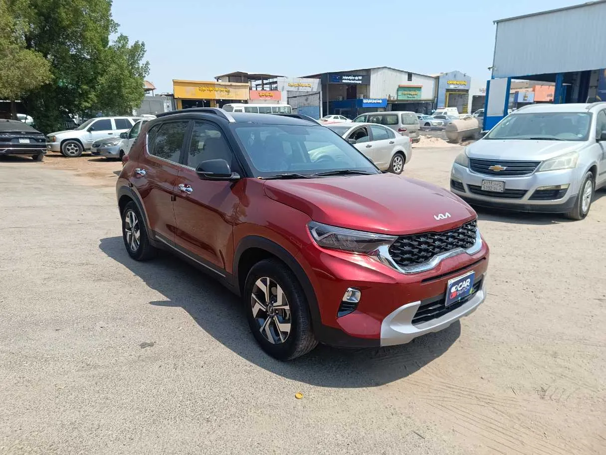 Car image 3