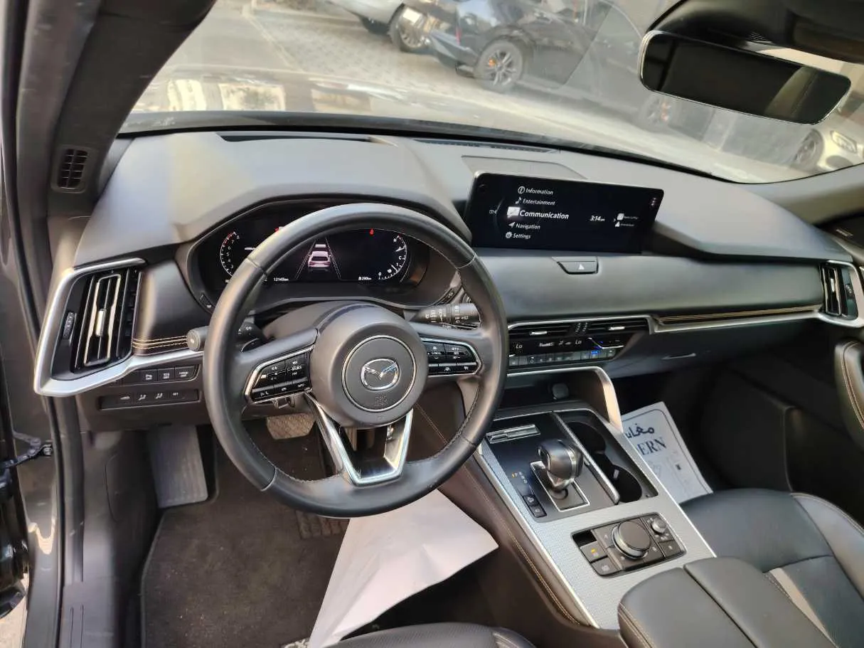 Car image 13