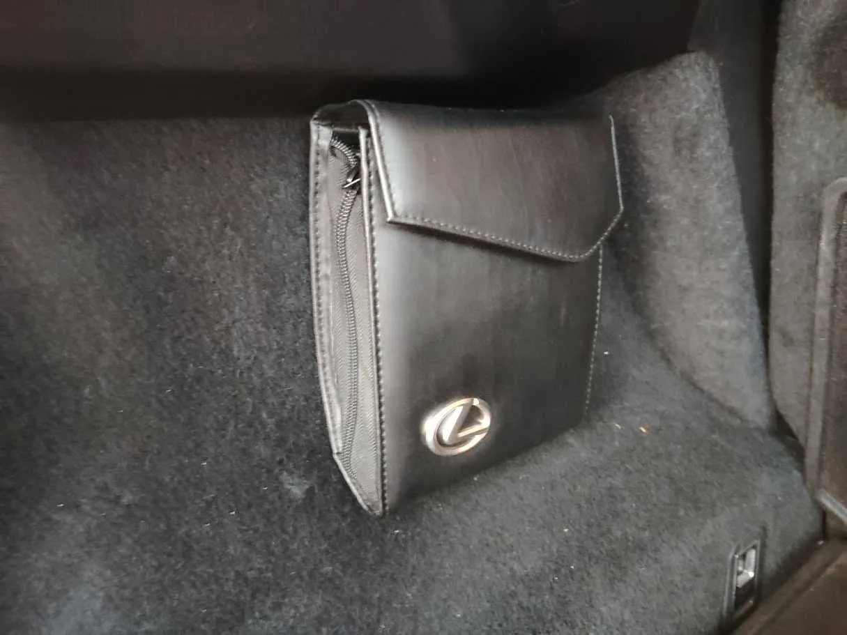 Car image 35