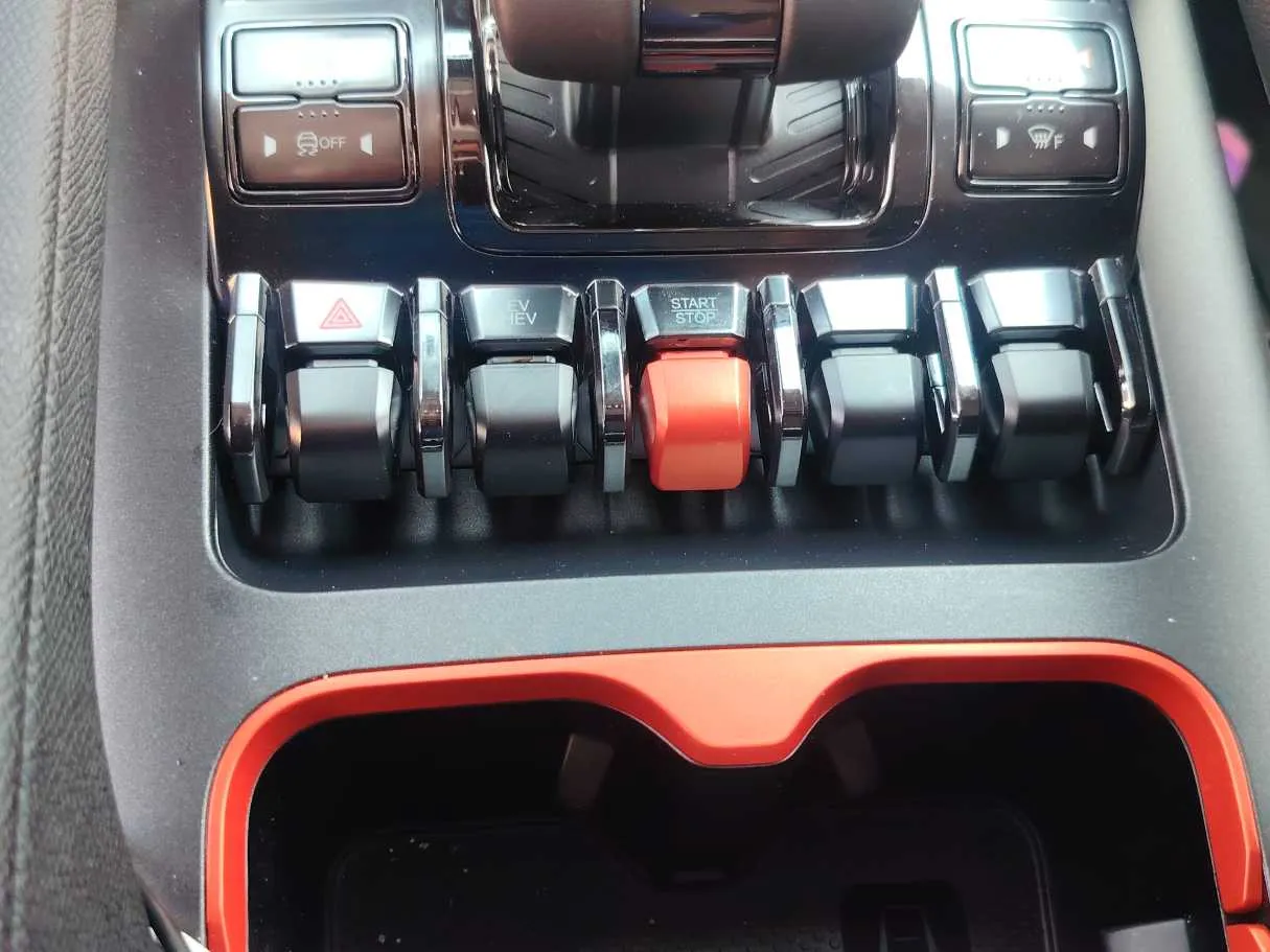 Car image 28