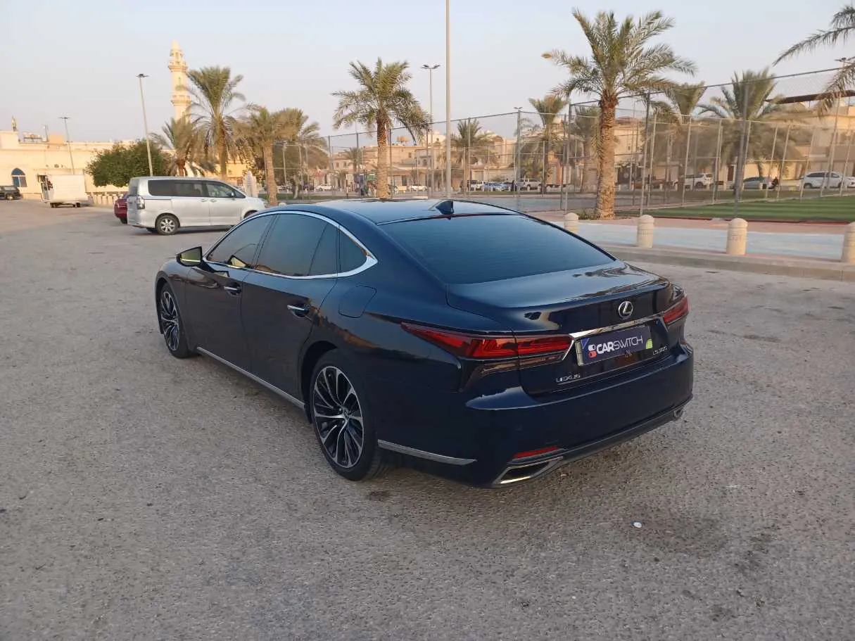 Car image 7