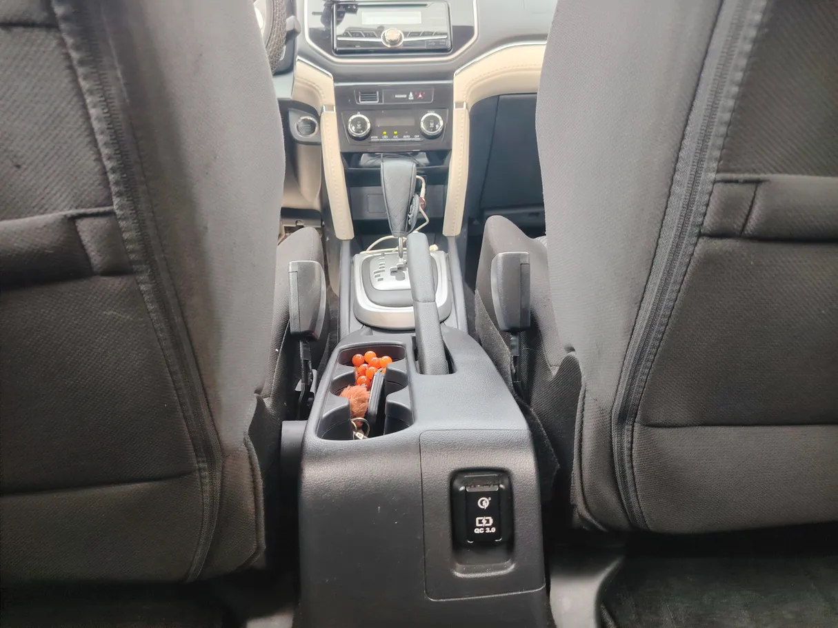 Car image 27