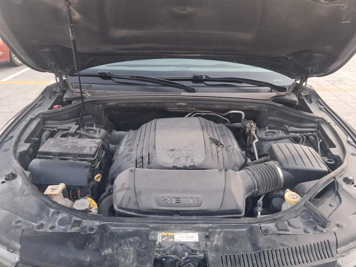 Car image 19