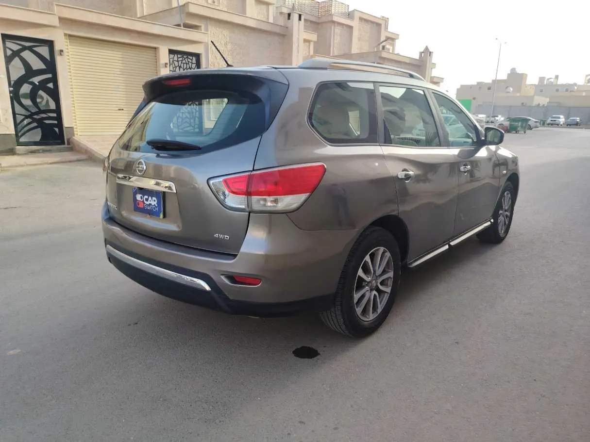 Car image 5