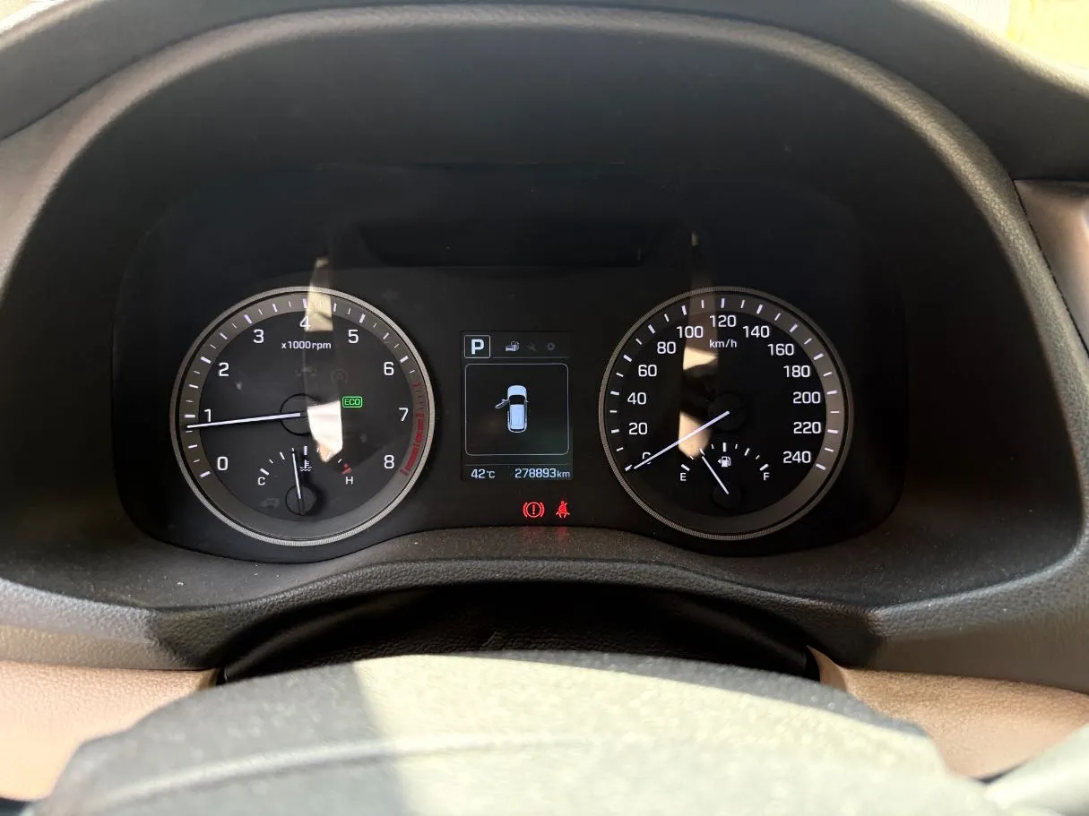 Car image 23