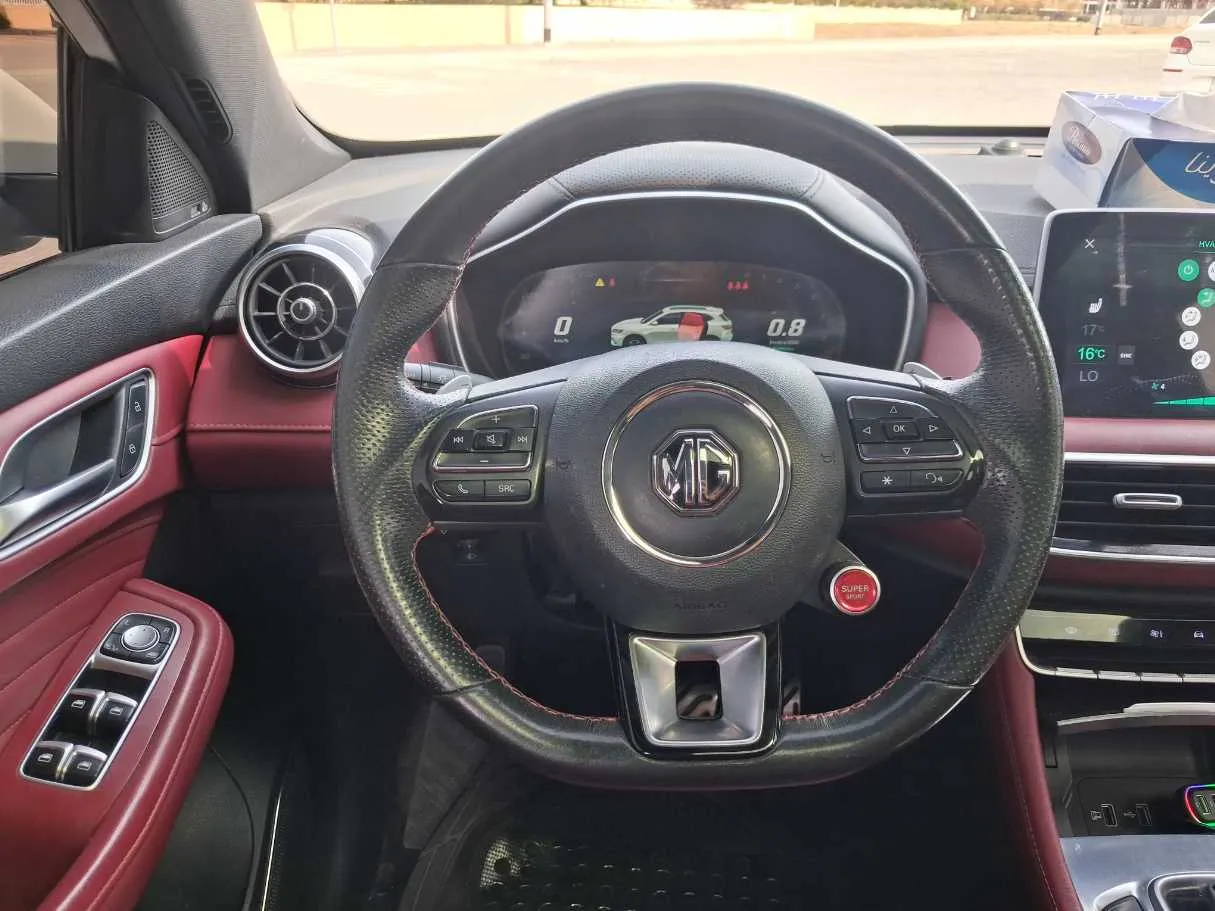 Car image 19