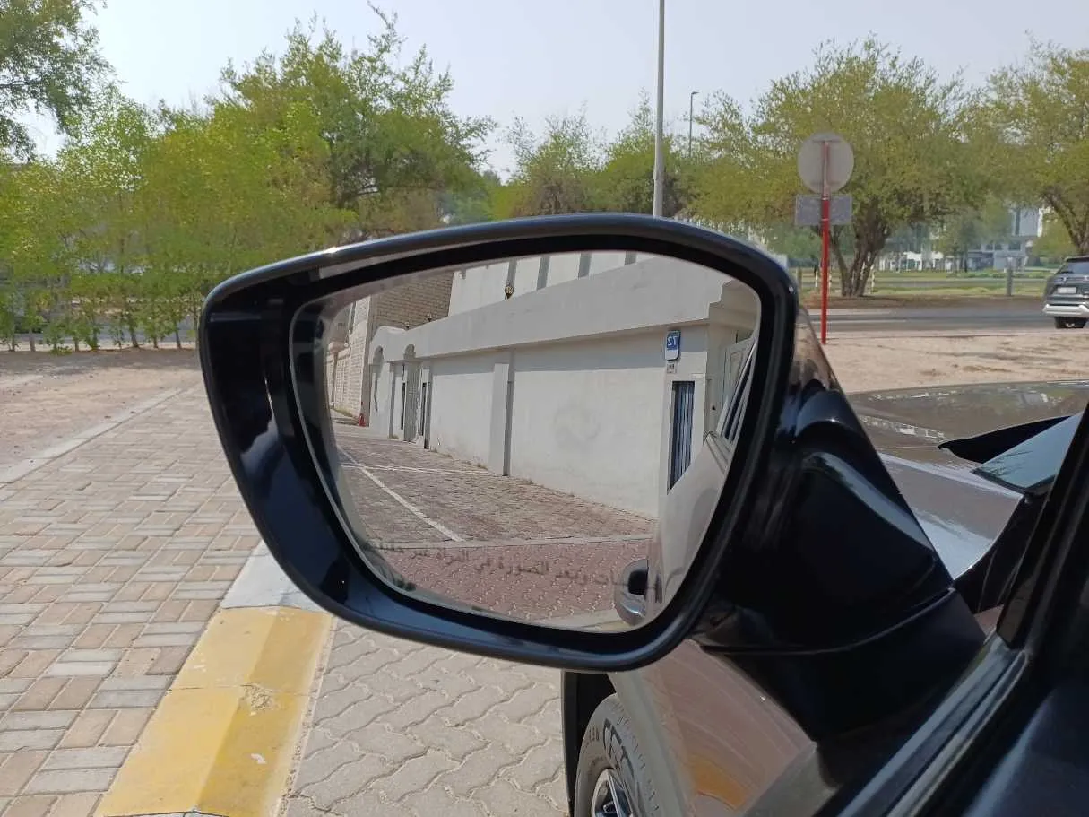 Car image 22