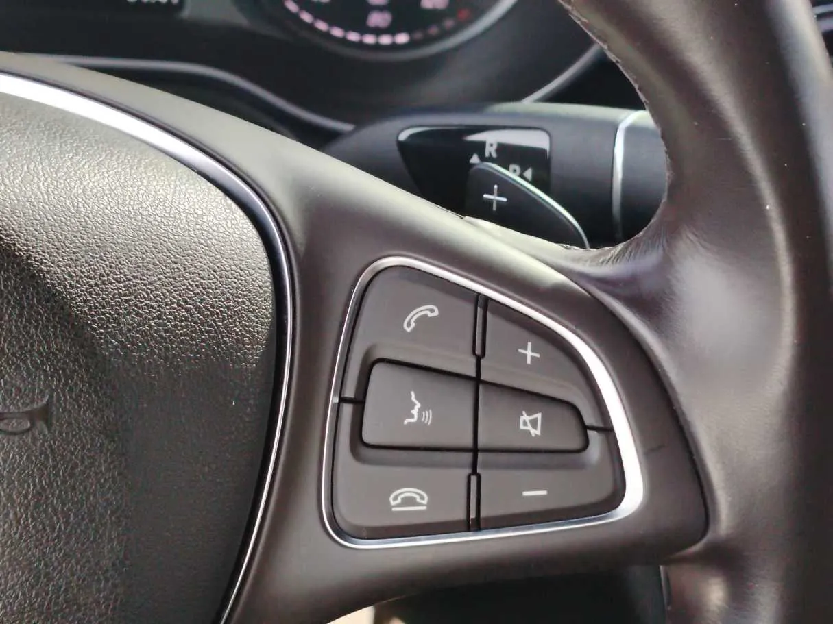 Car image 31