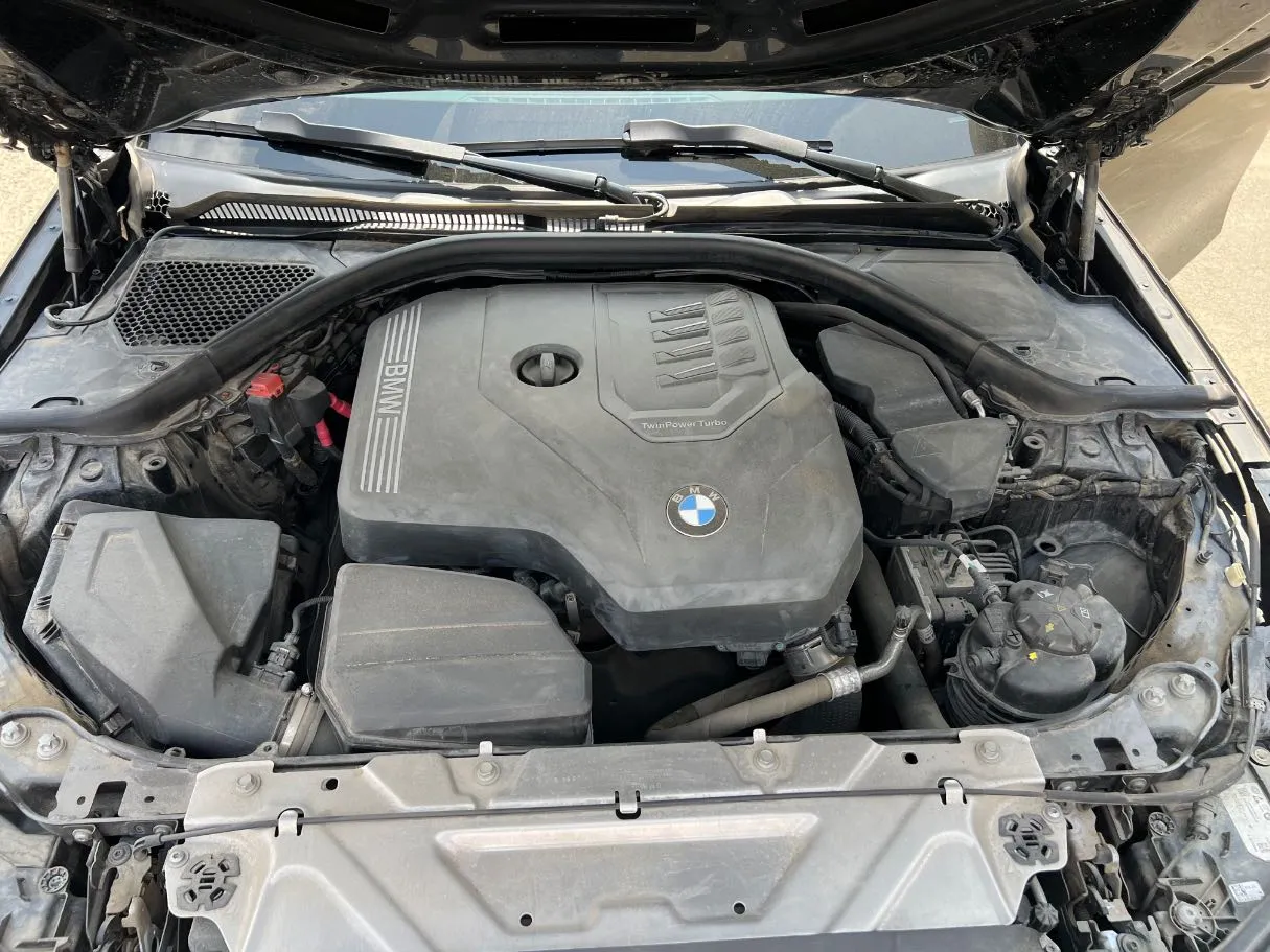 Car image 26