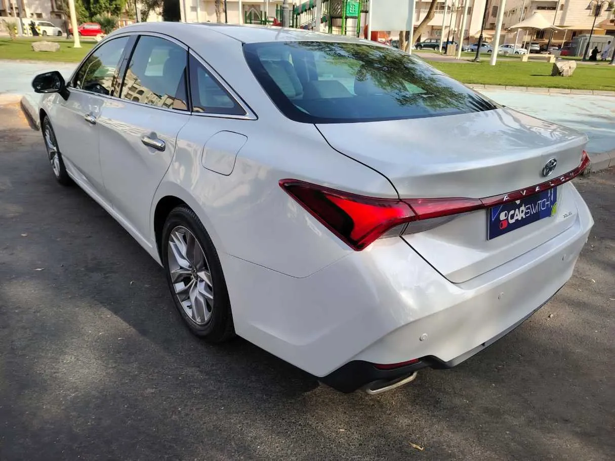 Car image 7
