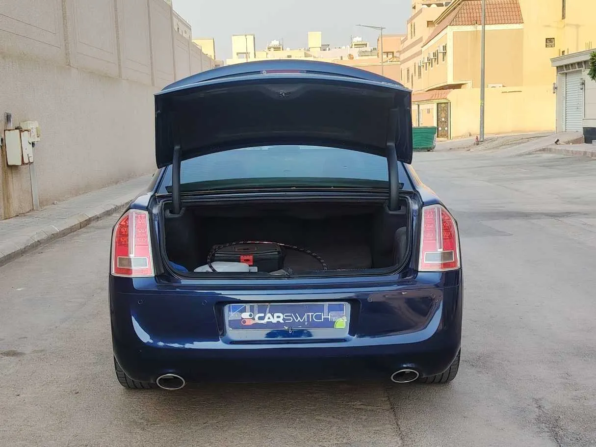 Car image 25