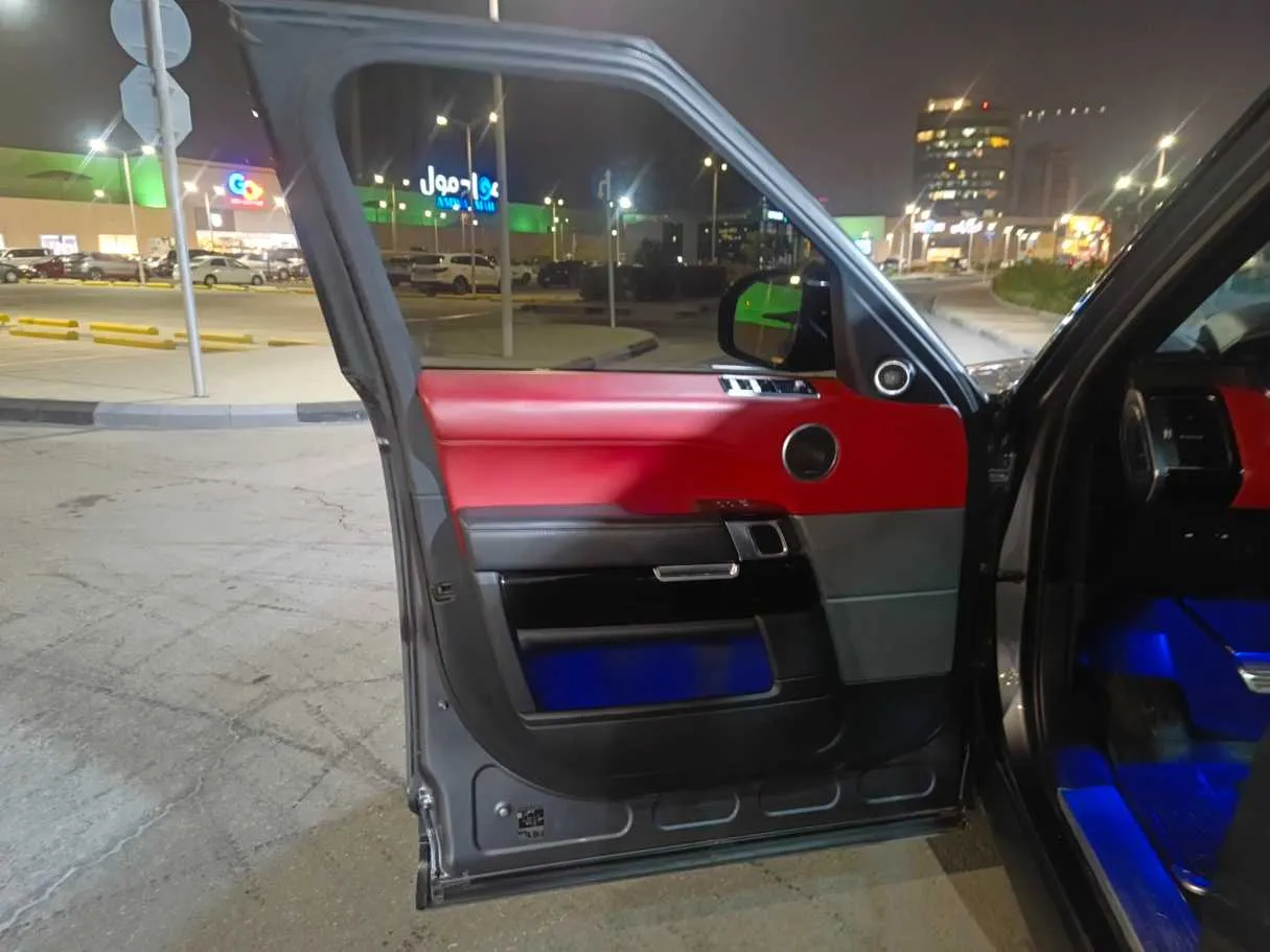 Car image 13