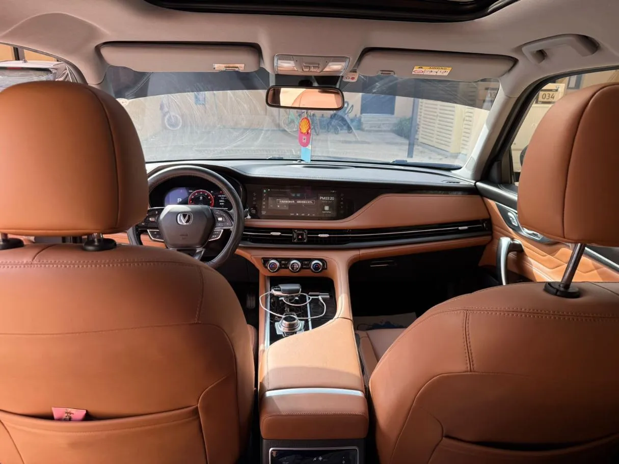 Car image 11