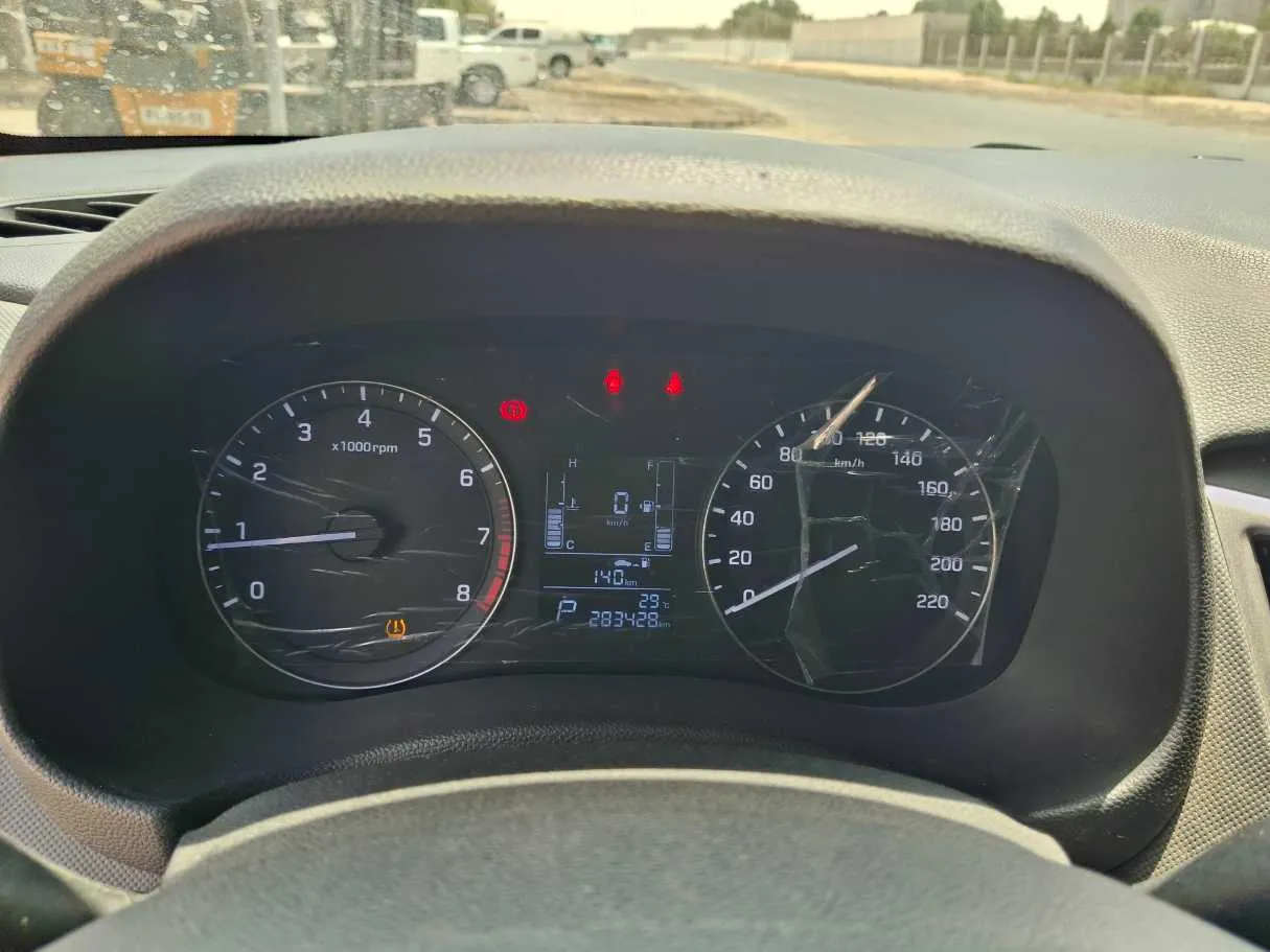 Car image 17