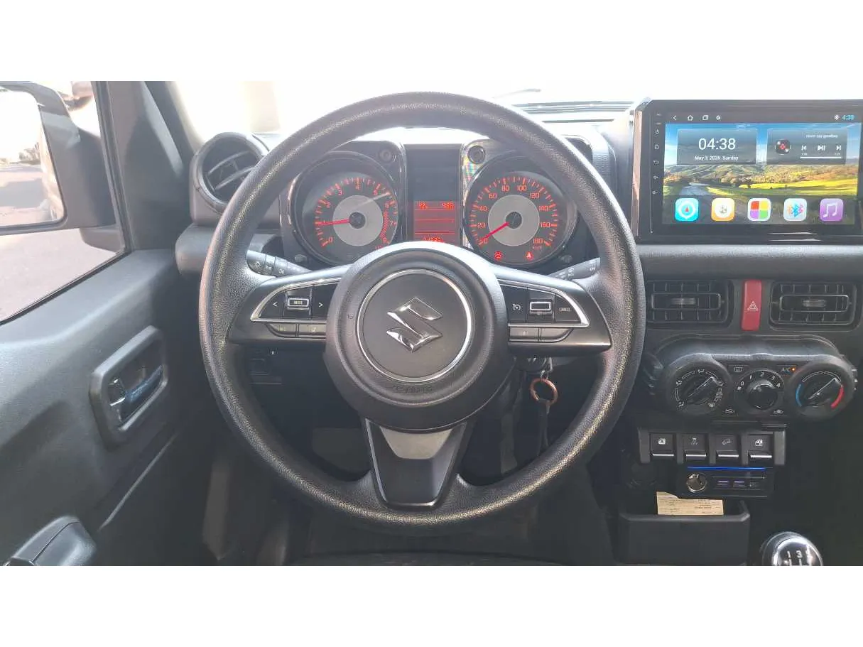 Car image 19