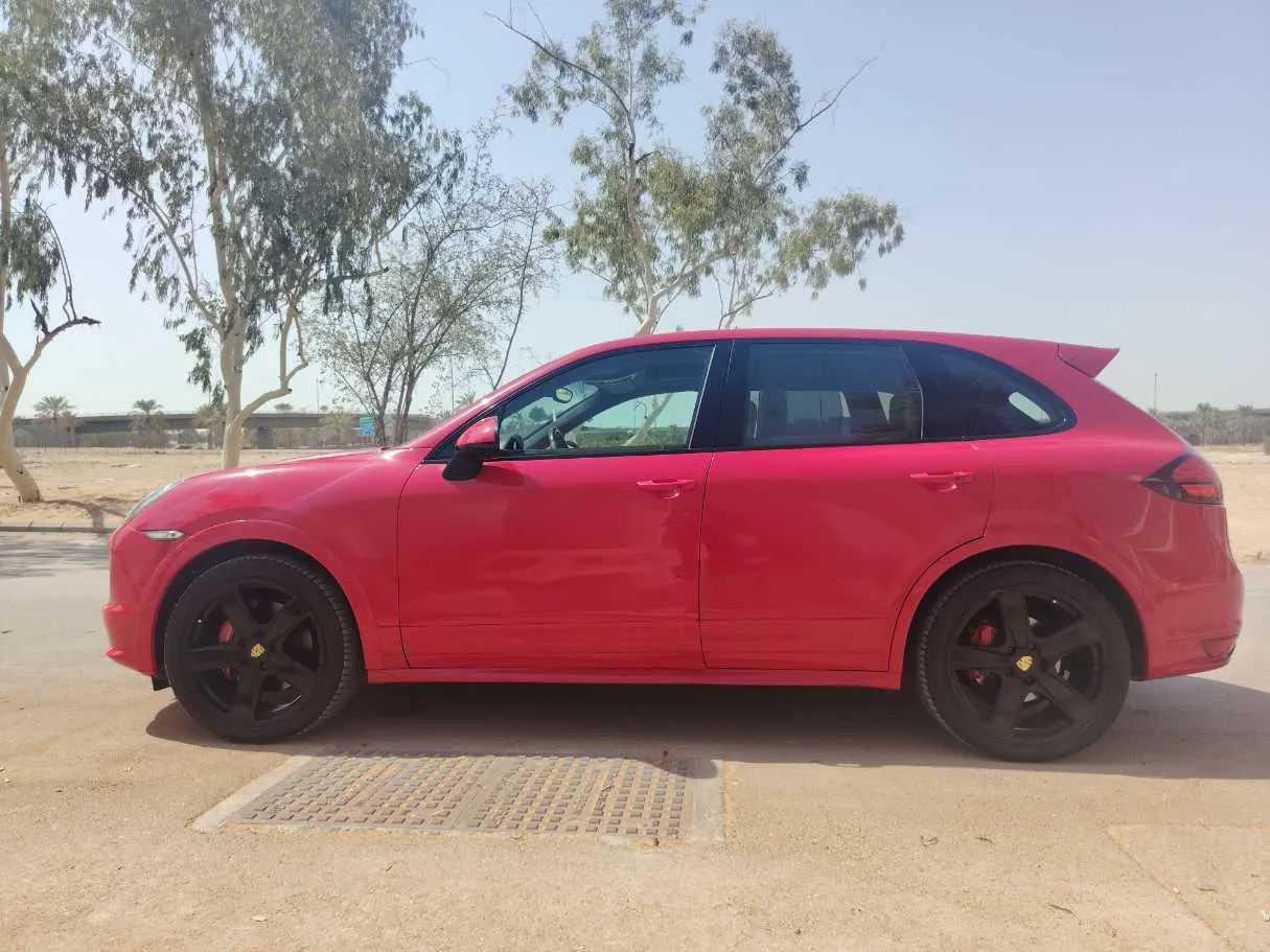 Car image 8